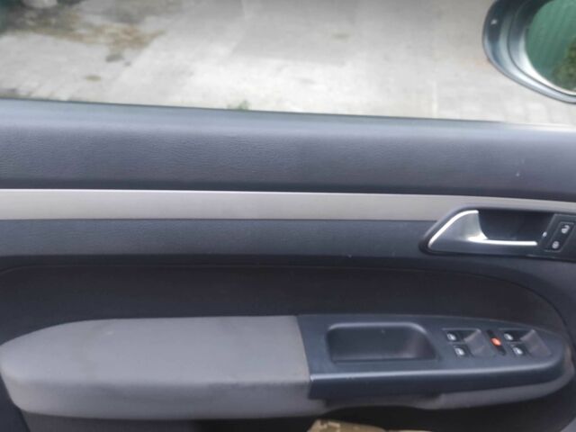 Чорний Фольксваген Туран, об'ємом двигуна 0 л та пробігом 207 тис. км за 8352 $, фото 19 на Automoto.ua