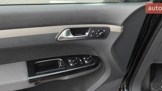 Черный Фольксваген Туран, объемом двигателя 1.39 л и пробегом 195 тыс. км за 8300 $, фото 15 на Automoto.ua