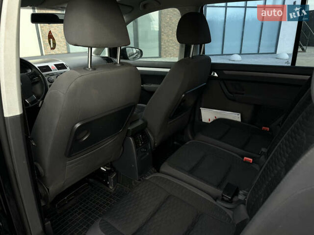 Чорний Фольксваген Туран, об'ємом двигуна 1.97 л та пробігом 336 тис. км за 8200 $, фото 28 на Automoto.ua