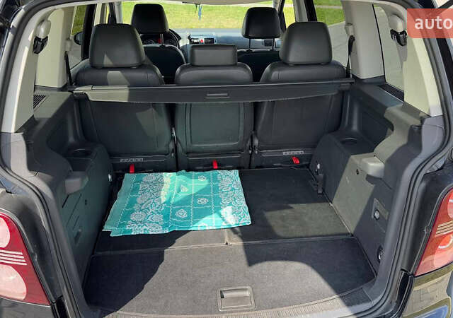 Черный Фольксваген Туран, объемом двигателя 1.97 л и пробегом 285 тыс. км за 7100 $, фото 13 на Automoto.ua