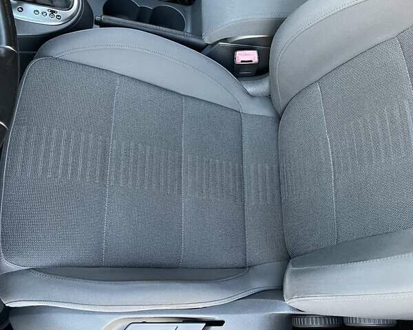 Черный Фольксваген Туран, объемом двигателя 1.4 л и пробегом 238 тыс. км за 7888 $, фото 65 на Automoto.ua