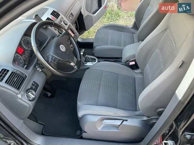 Черный Фольксваген Туран, объемом двигателя 1.4 л и пробегом 238 тыс. км за 7888 $, фото 66 на Automoto.ua