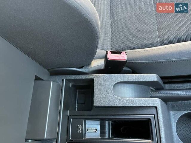 Черный Фольксваген Туран, объемом двигателя 1.4 л и пробегом 238 тыс. км за 7888 $, фото 234 на Automoto.ua