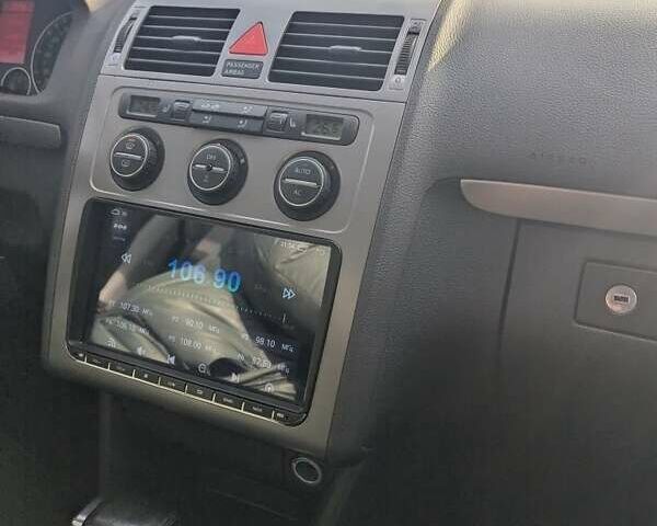 Черный Фольксваген Туран, объемом двигателя 2 л и пробегом 236 тыс. км за 9800 $, фото 15 на Automoto.ua