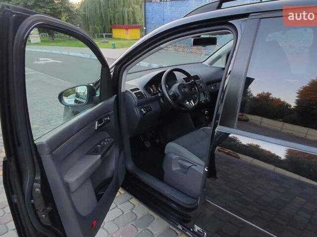 Чорний Фольксваген Туран, об'ємом двигуна 1.6 л та пробігом 258 тис. км за 10700 $, фото 9 на Automoto.ua