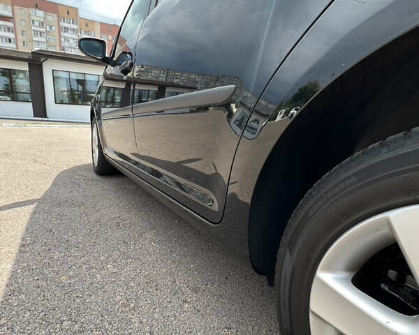 Чорний Фольксваген Туран, об'ємом двигуна 1.6 л та пробігом 256 тис. км за 10900 $, фото 7 на Automoto.ua