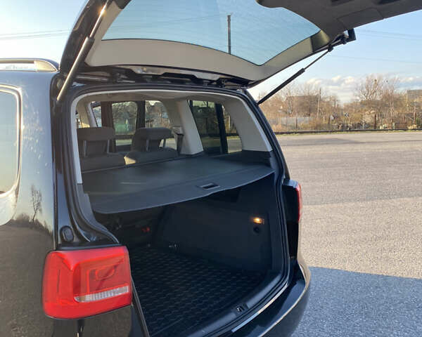 Чорний Фольксваген Туран, об'ємом двигуна 1.6 л та пробігом 227 тис. км за 9600 $, фото 18 на Automoto.ua