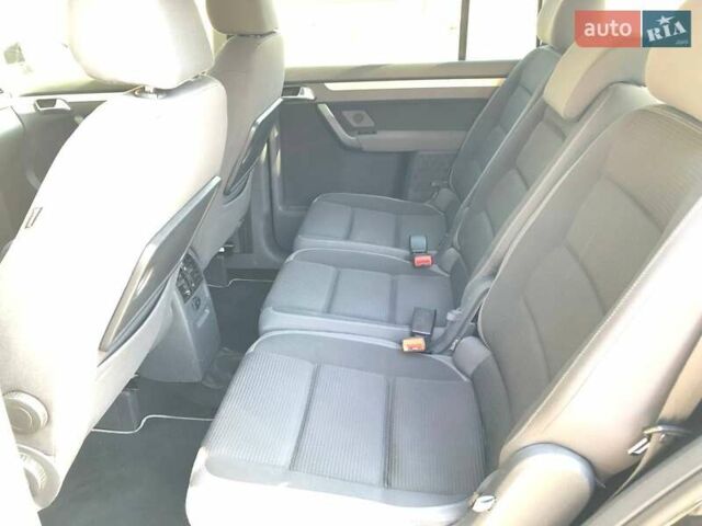 Черный Фольксваген Туран, объемом двигателя 1.9 л и пробегом 294 тыс. км за 7400 $, фото 11 на Automoto.ua