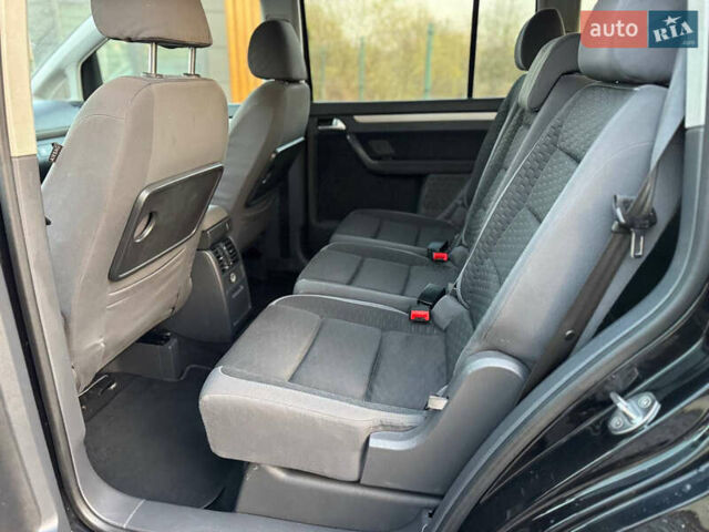 Черный Фольксваген Туран, объемом двигателя 1.6 л и пробегом 215 тыс. км за 7890 $, фото 48 на Automoto.ua