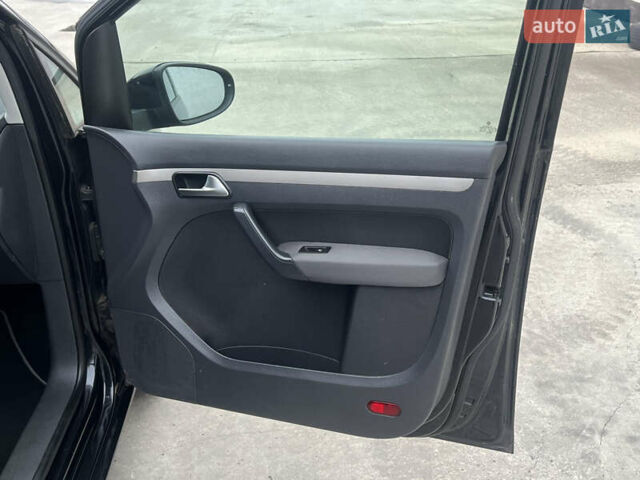 Черный Фольксваген Туран, объемом двигателя 1.4 л и пробегом 213 тыс. км за 8100 $, фото 45 на Automoto.ua