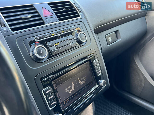 Черный Фольксваген Туран, объемом двигателя 1.39 л и пробегом 187 тыс. км за 7700 $, фото 41 на Automoto.ua