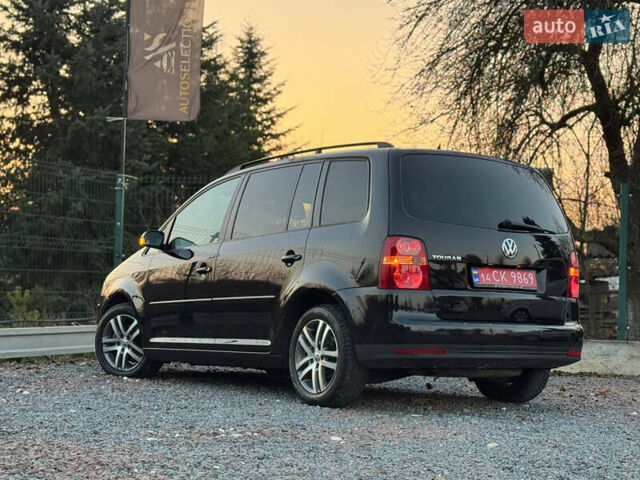 Черный Фольксваген Туран, объемом двигателя 1.6 л и пробегом 215 тыс. км за 7890 $, фото 29 на Automoto.ua