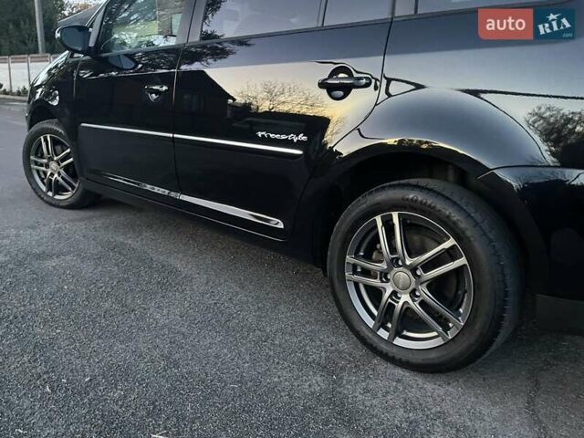 Черный Фольксваген Туран, объемом двигателя 1.4 л и пробегом 238 тыс. км за 7888 $, фото 215 на Automoto.ua