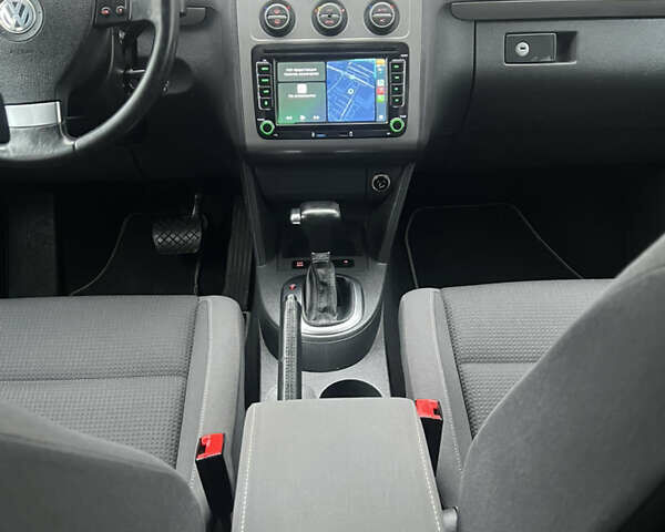 Черный Фольксваген Туран, объемом двигателя 1.4 л и пробегом 213 тыс. км за 7950 $, фото 55 на Automoto.ua