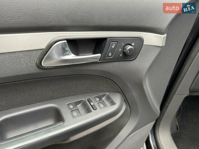 Черный Фольксваген Туран, объемом двигателя 1.4 л и пробегом 199 тыс. км за 7999 $, фото 17 на Automoto.ua