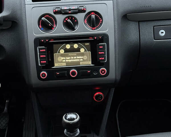 Черный Фольксваген Туран, объемом двигателя 1.6 л и пробегом 191 тыс. км за 7900 $, фото 19 на Automoto.ua