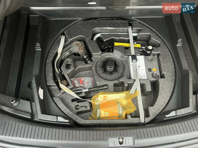 Черный Фольксваген Туран, объемом двигателя 1.4 л и пробегом 213 тыс. км за 8100 $, фото 36 на Automoto.ua