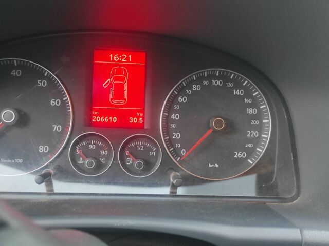 Чорний Фольксваген Туран, об'ємом двигуна 0 л та пробігом 207 тис. км за 7778 $, фото 17 на Automoto.ua