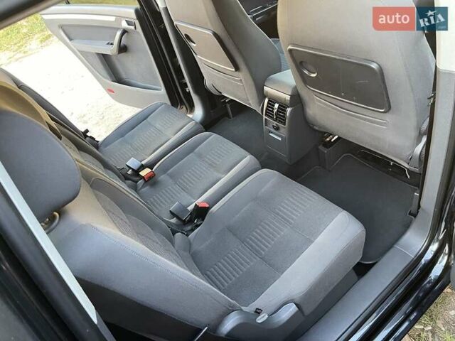 Черный Фольксваген Туран, объемом двигателя 1.4 л и пробегом 238 тыс. км за 7888 $, фото 157 на Automoto.ua