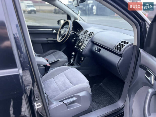 Черный Фольксваген Туран, объемом двигателя 1.6 л и пробегом 220 тыс. км за 8400 $, фото 20 на Automoto.ua