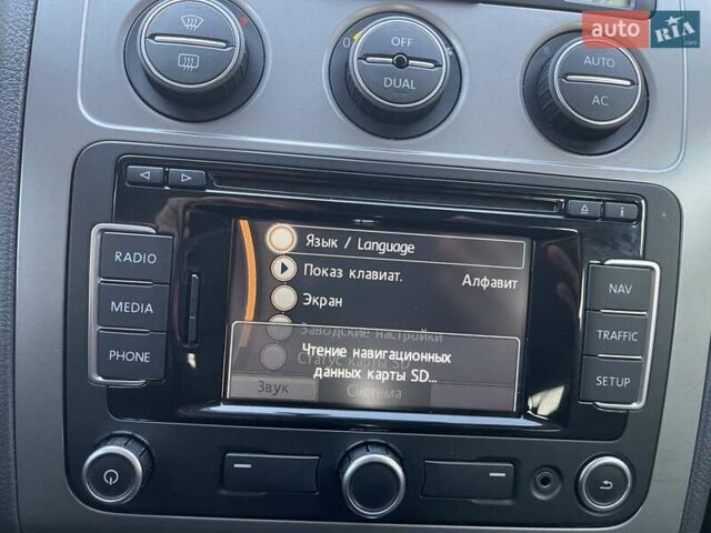 Черный Фольксваген Туран, объемом двигателя 1.4 л и пробегом 238 тыс. км за 7888 $, фото 75 на Automoto.ua