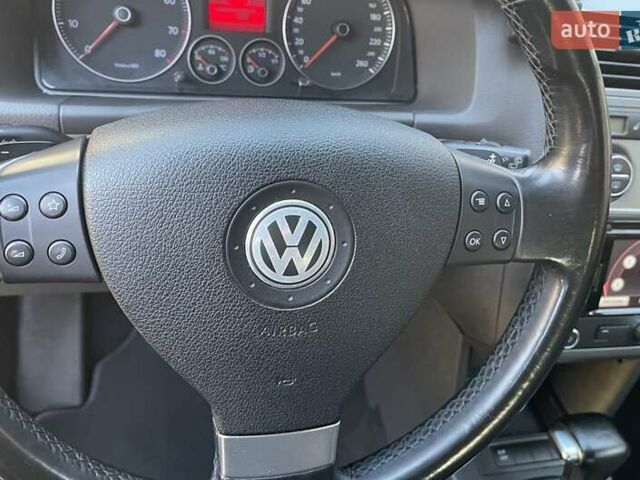 Черный Фольксваген Туран, объемом двигателя 1.4 л и пробегом 238 тыс. км за 7888 $, фото 47 на Automoto.ua
