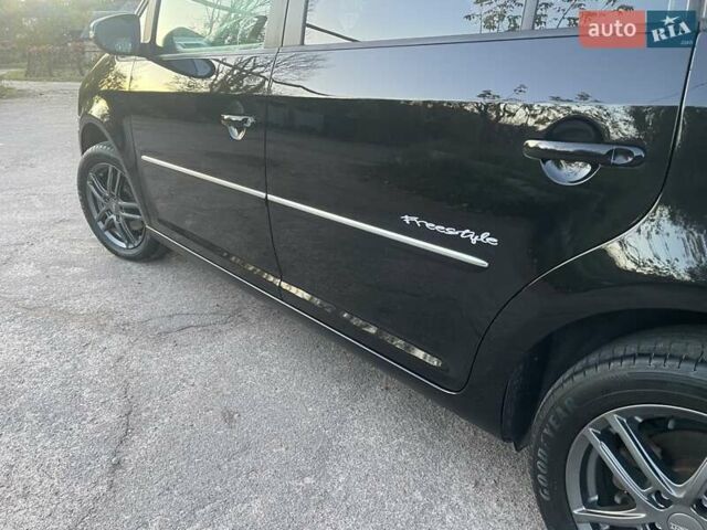 Черный Фольксваген Туран, объемом двигателя 1.4 л и пробегом 238 тыс. км за 7888 $, фото 82 на Automoto.ua