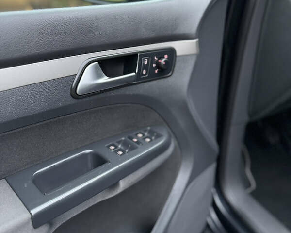 Черный Фольксваген Туран, объемом двигателя 1.6 л и пробегом 191 тыс. км за 7900 $, фото 13 на Automoto.ua