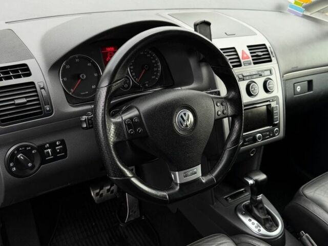 Черный Фольксваген Туран, объемом двигателя 2 л и пробегом 260 тыс. км за 9950 $, фото 6 на Automoto.ua