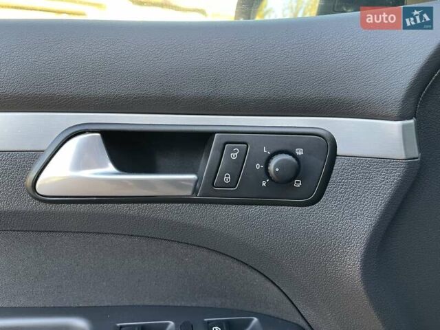 Черный Фольксваген Туран, объемом двигателя 1.4 л и пробегом 238 тыс. км за 7888 $, фото 42 на Automoto.ua