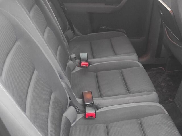 Чорний Фольксваген Туран, об'ємом двигуна 0 л та пробігом 207 тис. км за 7778 $, фото 11 на Automoto.ua