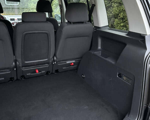 Черный Фольксваген Туран, объемом двигателя 1.6 л и пробегом 191 тыс. км за 7900 $, фото 26 на Automoto.ua