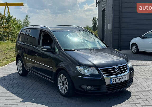 Черный Фольксваген Туран, объемом двигателя 1.97 л и пробегом 285 тыс. км за 7100 $, фото 2 на Automoto.ua