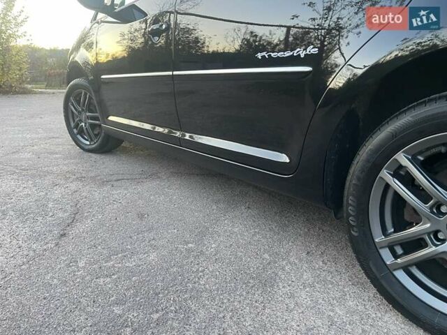 Черный Фольксваген Туран, объемом двигателя 1.4 л и пробегом 238 тыс. км за 7888 $, фото 81 на Automoto.ua