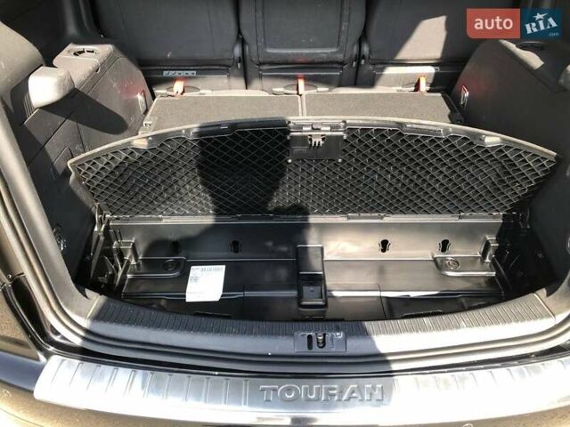 Черный Фольксваген Туран, объемом двигателя 1.9 л и пробегом 294 тыс. км за 7400 $, фото 9 на Automoto.ua