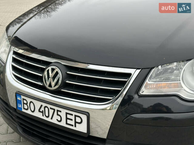 Чорний Фольксваген Туран, об'ємом двигуна 1.97 л та пробігом 336 тис. км за 8200 $, фото 27 на Automoto.ua