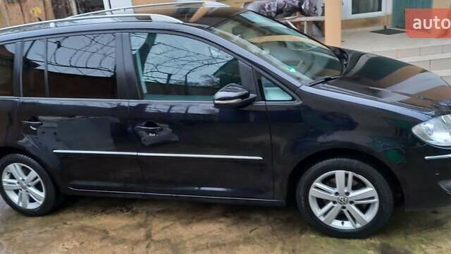 Черный Фольксваген Туран, объемом двигателя 1.9 л и пробегом 180 тыс. км за 11669 $, фото 3 на Automoto.ua