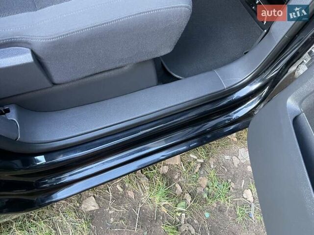 Черный Фольксваген Туран, объемом двигателя 1.4 л и пробегом 238 тыс. км за 7888 $, фото 145 на Automoto.ua