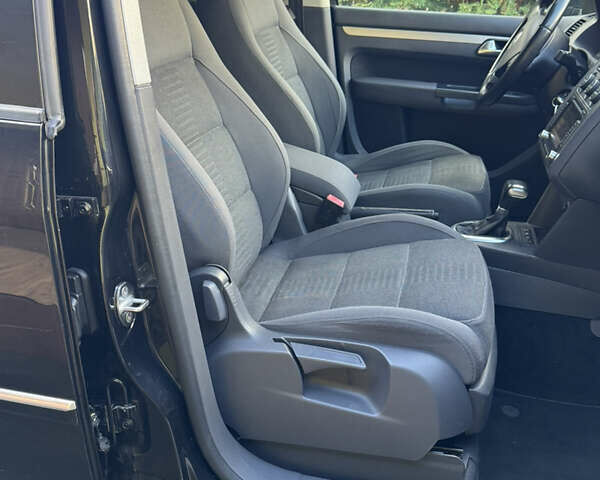 Черный Фольксваген Туран, объемом двигателя 1.4 л и пробегом 199 тыс. км за 7999 $, фото 30 на Automoto.ua