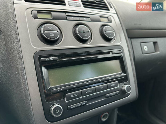 Чорний Фольксваген Туран, об'ємом двигуна 1.97 л та пробігом 336 тис. км за 8200 $, фото 42 на Automoto.ua