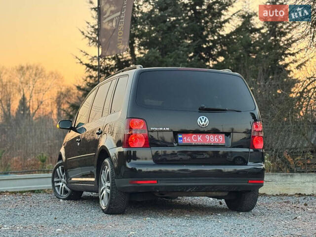 Черный Фольксваген Туран, объемом двигателя 1.6 л и пробегом 215 тыс. км за 7890 $, фото 27 на Automoto.ua