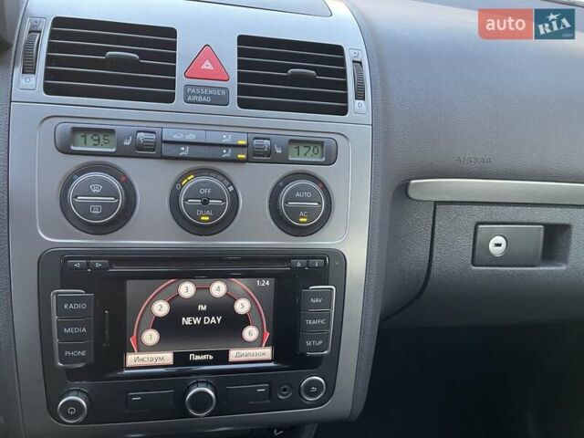 Черный Фольксваген Туран, объемом двигателя 1.4 л и пробегом 238 тыс. км за 7888 $, фото 73 на Automoto.ua