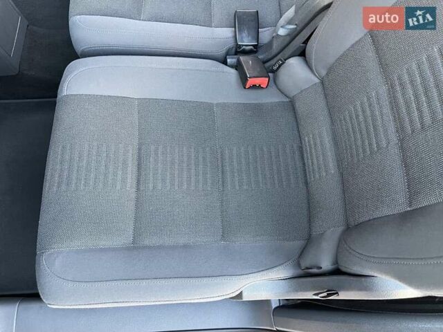 Черный Фольксваген Туран, объемом двигателя 1.4 л и пробегом 238 тыс. км за 7888 $, фото 134 на Automoto.ua