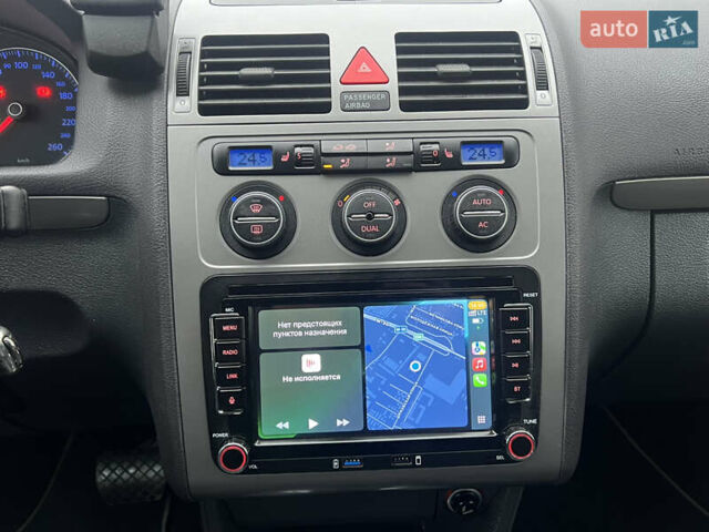 Черный Фольксваген Туран, объемом двигателя 1.4 л и пробегом 213 тыс. км за 8100 $, фото 53 на Automoto.ua