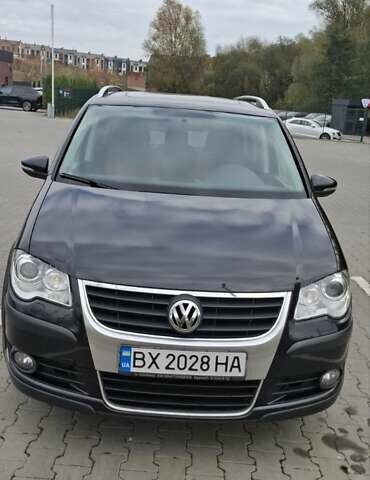 Чорний Фольксваген Туран, об'ємом двигуна 1.98 л та пробігом 245 тис. км за 10500 $, фото 5 на Automoto.ua