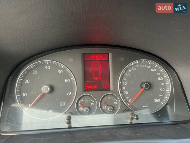 Черный Фольксваген Туран, объемом двигателя 1.4 л и пробегом 290 тыс. км за 6900 $, фото 11 на Automoto.ua