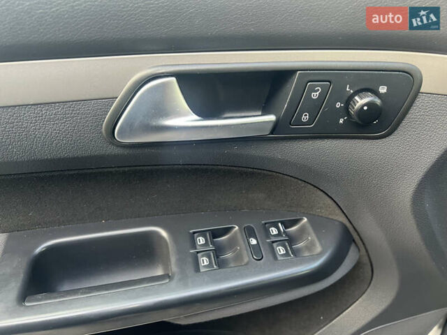 Черный Фольксваген Туран, объемом двигателя 1.4 л и пробегом 290 тыс. км за 6900 $, фото 10 на Automoto.ua