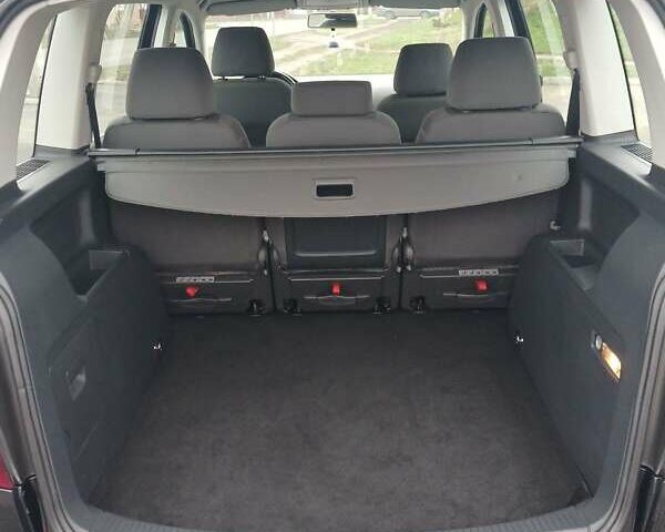 Черный Фольксваген Туран, объемом двигателя 1.6 л и пробегом 249 тыс. км за 7999 $, фото 32 на Automoto.ua