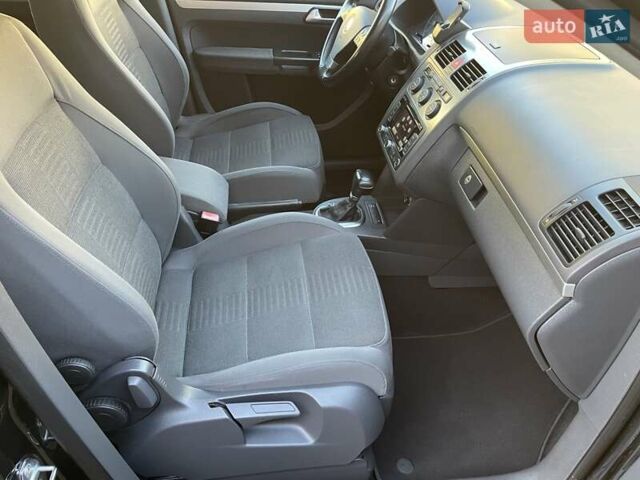 Черный Фольксваген Туран, объемом двигателя 1.4 л и пробегом 238 тыс. км за 7888 $, фото 242 на Automoto.ua