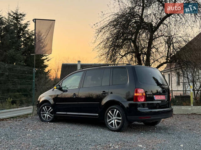 Черный Фольксваген Туран, объемом двигателя 1.6 л и пробегом 215 тыс. км за 7890 $, фото 30 на Automoto.ua